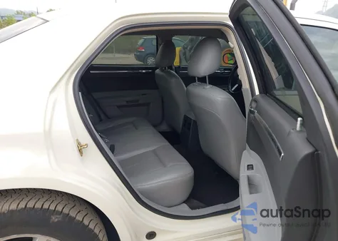 2006 Chrysler 300 Touring z USA, uszkodzony, nr VIN 2C3LK53G56H504467